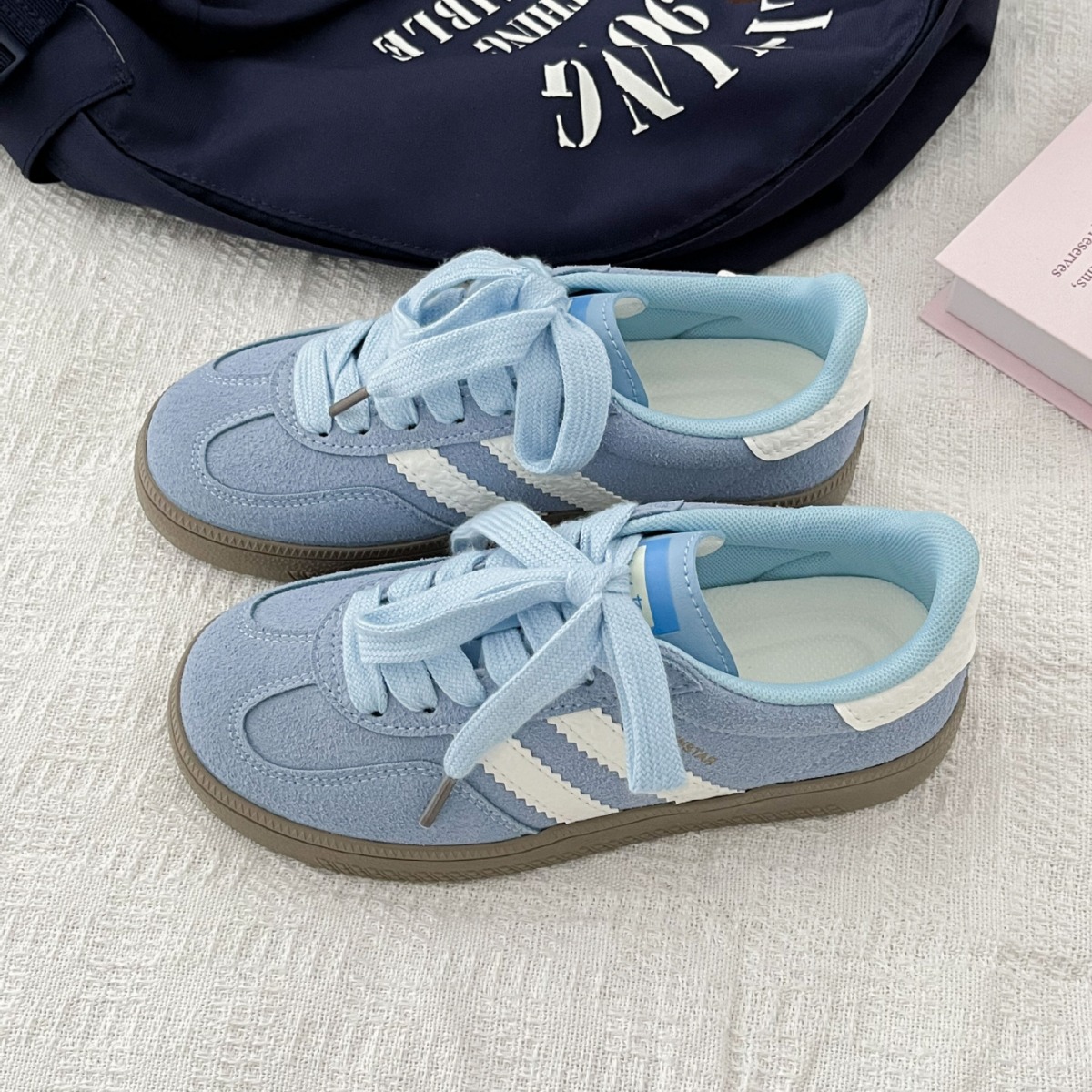 Vintage-style sneakers for wom - Women'S Shoes Com recension och pris